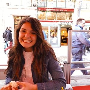 Meet your Posher, Elise